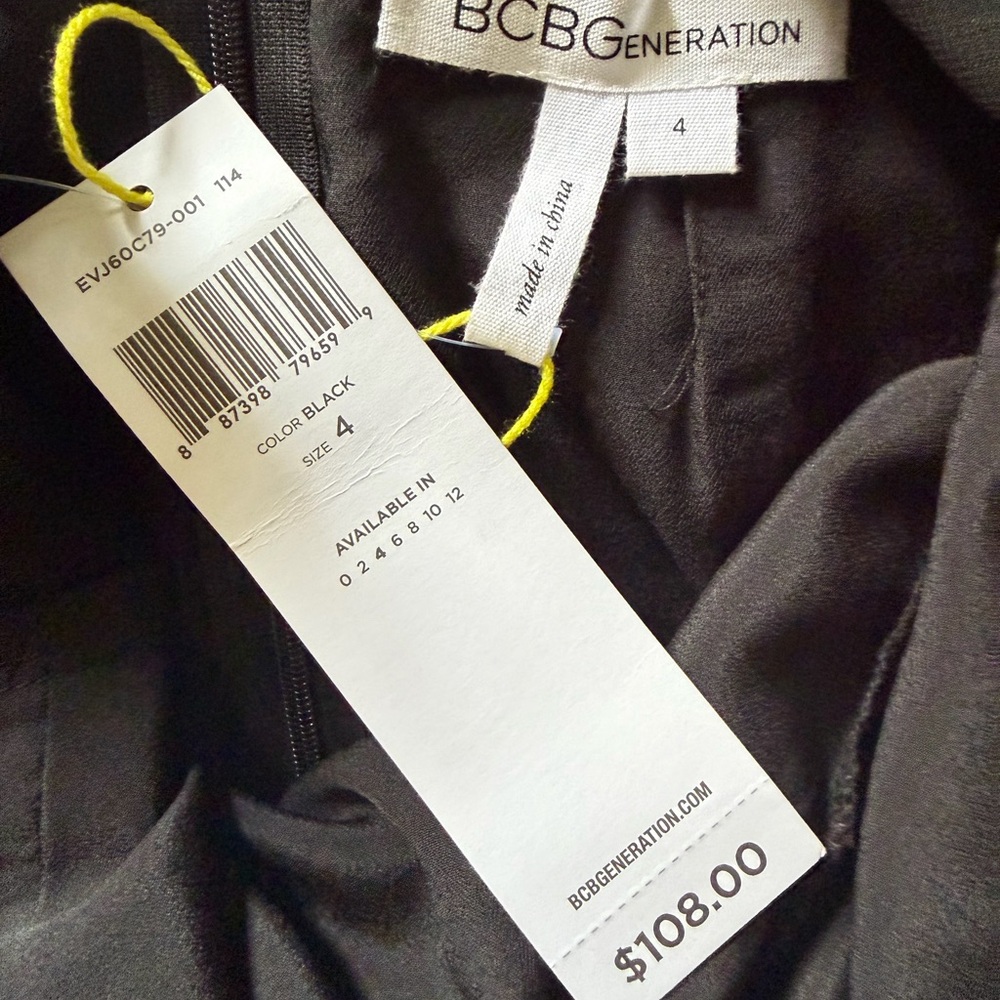 BCBGeneration New Black A-Line cocktail Dress. Zipper in lower back - Picture 3 of 6